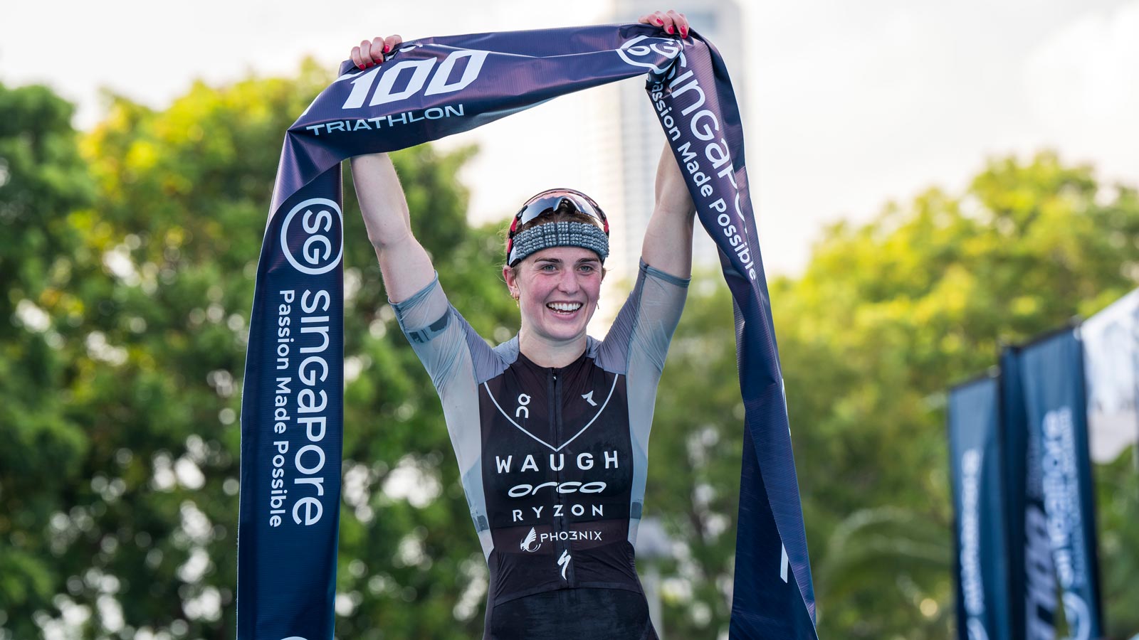 Kate Waugh’s Record-Breaking Singapore T100 Victory: Precision Meets Performance